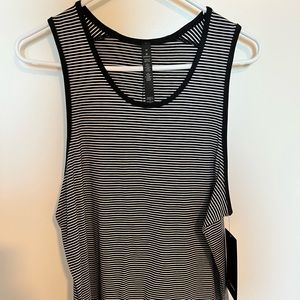 Lululemon 5 Year Basic Tank NWT - M